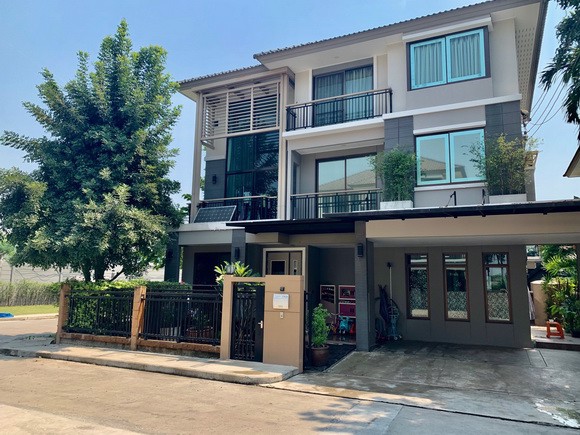 ขายบ้านเดี่ยว-3-ชั้น-โครงการเดอะแพลนท์-เอลิท-พัฒนาการ-the-plant-elite-หลังมุมติดสวนหย่อม-ใกล้ทองหล่อ