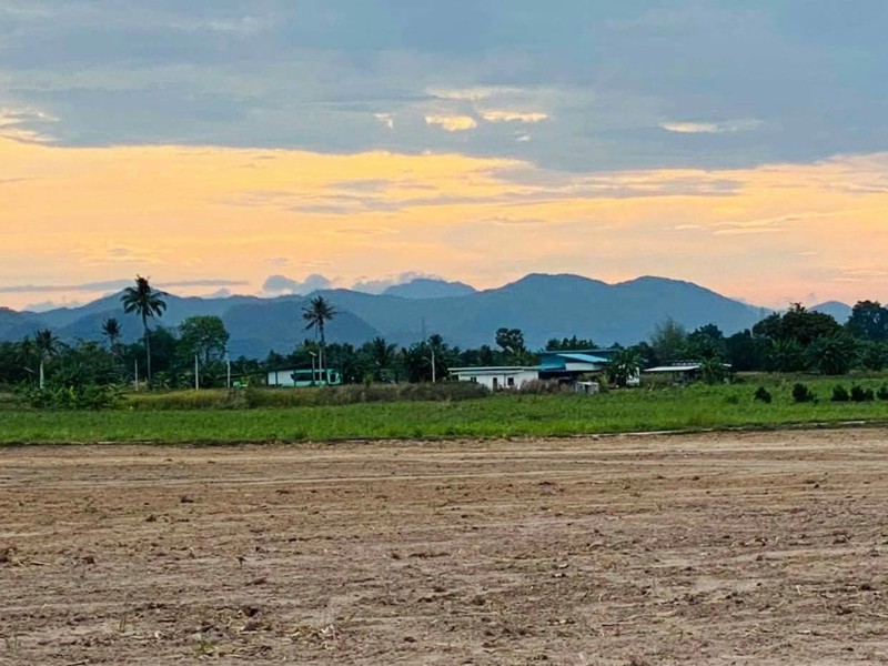 ที่ดินตรงนี้ขึ้น-จังหวัดประจวบคีรีขันธ์-อำเภอหัวหิน-ตำบลหินเหล็กไฟ