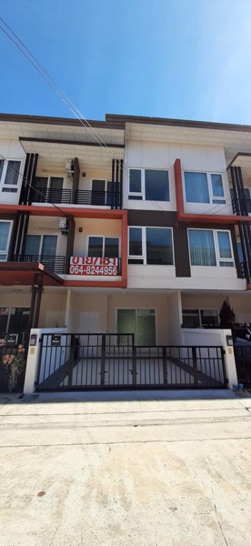 ขายถูกที่สุดในโครงการ-the-trust-ทาวน์โฮม-3-ชั้น-เกษตร-นวมินทร์-นวลจันทร์-ตกแต่งใหม่-พร้อมเข้าอยู