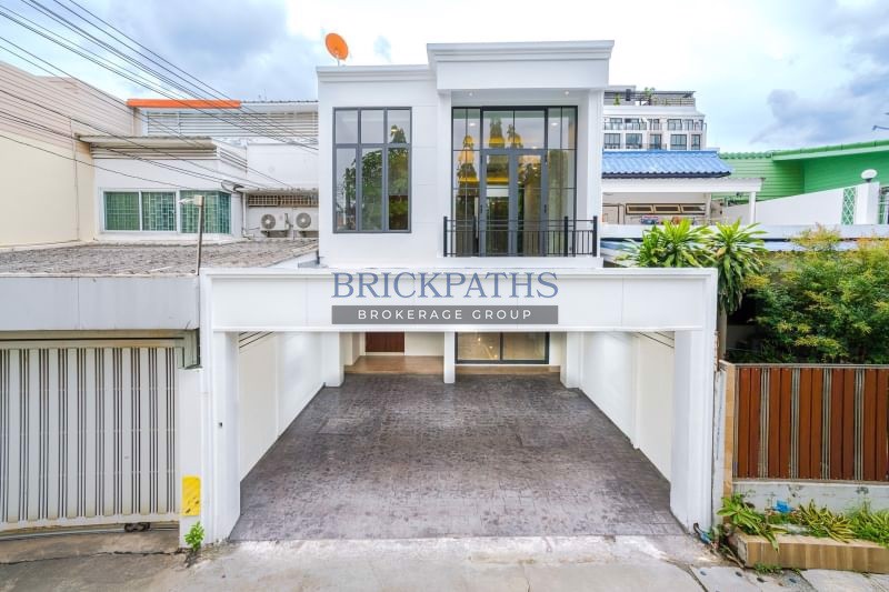 ขายทาวน์โฮม-2-ชั้น-สภาพรีโนเวทใหม่-ย่านซอยเอกมัย-12