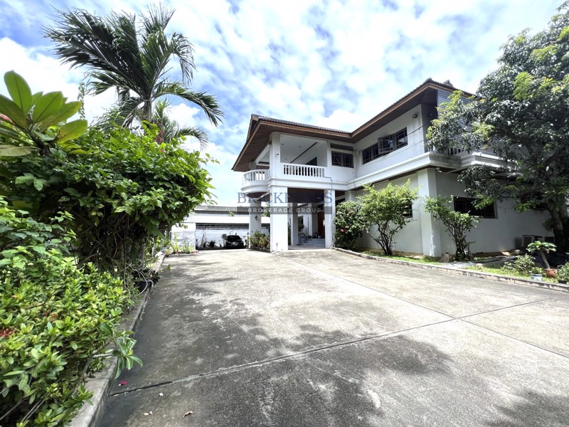 ขายที่ดินพร้อมสิ่งปลูกสร้าง-เป็นบ้านเดี่ยว-2-ชั้น-ซอยปรีดีพนมยงค์-สุขุมวิท-71-บนพื้นที่-1-ไร่