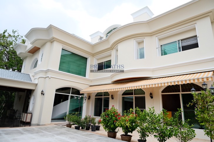 ขายคฤหาสน์-พร้อมบ้านรับรองสองหลัง-บนเนื้อที่-2-ไร่-ย่านพัฒนาการ-30