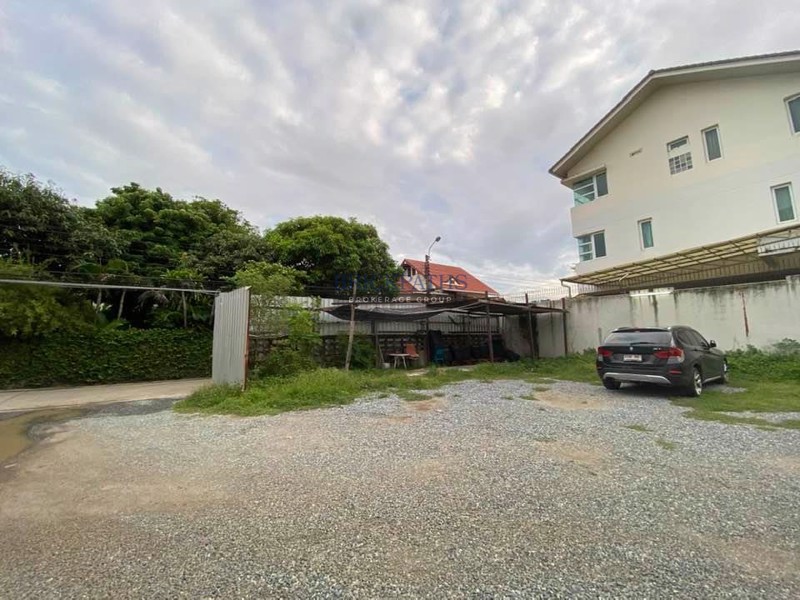 ขาย-ที่ดิน-สุขุมวิท-56-บนเนื้อที่-197-ตารางวา-ใกล้-bts-อ่อนนุช