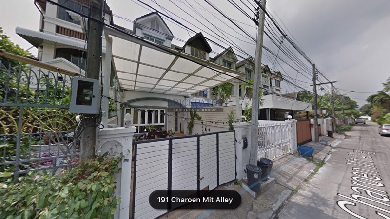 ขายด่วน-ทาวน์โอม-สภาพดีมาก-ซอยเอกมัย-10-ทะลุปรีดีพนมยงค์-25-ได้