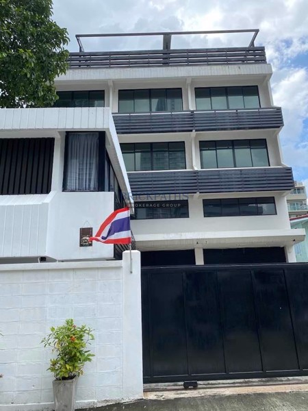 ขายอาคารสำนักงาน-4-ชั้น-จำนวน-2-ตึก-สุขุมวิท-22-ใกล้-bts-พร้อมพงษ์