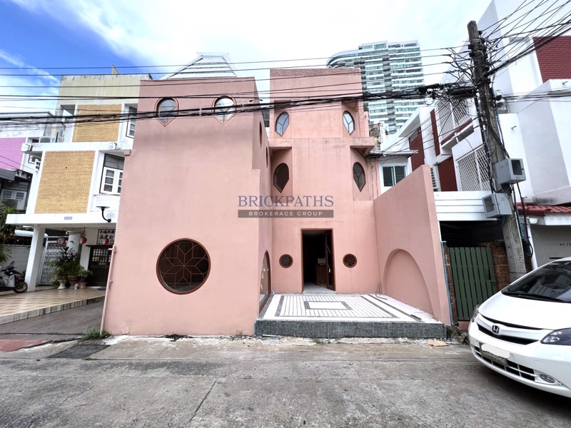 ขายยทาวน์โฮมหรือให้เช่าทาวน์โฮม-สุขมวิท-55-ใกล้-bts-ทองหล่อ