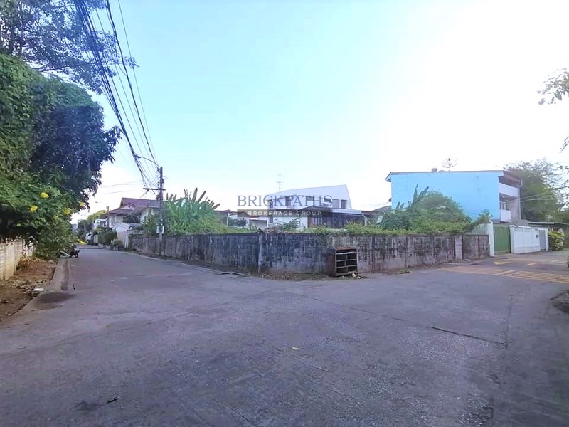 ขายที่ดินสุขุมวิท-71-ซอยปรีดีพนมยงค์-26-แปลงมุม-หน้ากว้าง-ติดถนนสองด้าน-bts-พระโขนง