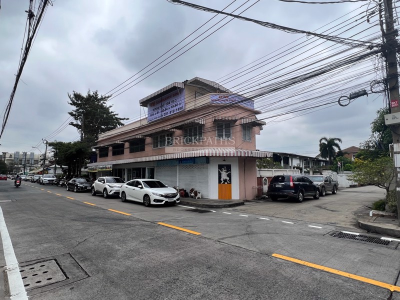 ขาย-ที่ดินพร้อมสิ่งปลูกสร้าง-ซอยพระราม-9-ซอย-41-แยก-12-หลัง-the-nine-พระราม-9-แปลงมุม