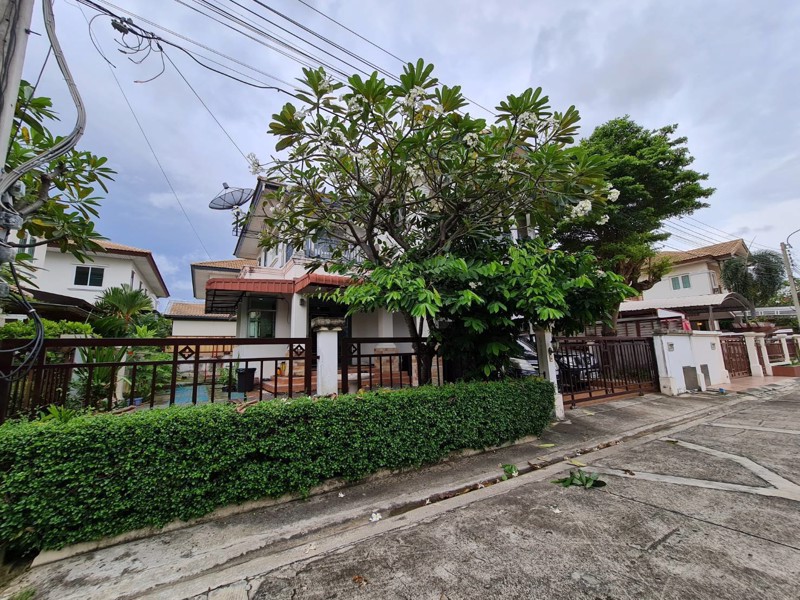 ขายบ้านเดี่ยวสองชั้น-ราคา329-ล้านบาท-หมู่บ้านฟ้ากรีนพาร์ค-รอยัล-ธนบุรีรมย์