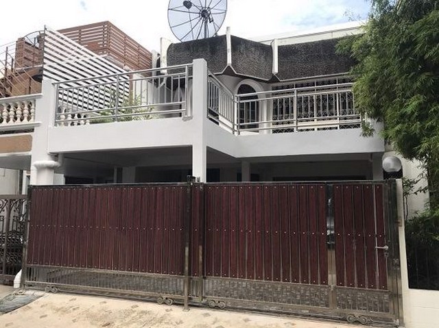 ให้เช่า-town-house-ในหมู่บ้านวัฒนา-ซนราธิวาส-22-ซ-สาธุประดิษฐ์-15-ใกล้เซ็นทรัลพระราม3