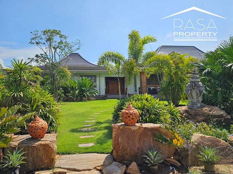 ขายวิลล่าสไตล์ลาน่าหรูพร้อมสวนเขตร้อน-ทะเลสาบ-และสระว่ายน้ํา