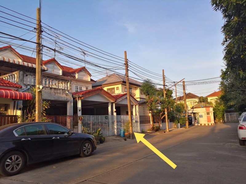 ขายทาวน์เฮ้าส์  หมู่บ้าน สินสุขโพธิ์แก้ว ลาดพร้าว101 บางกะปิ