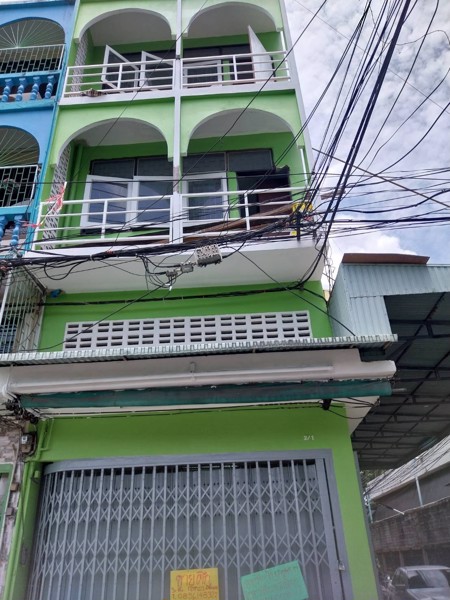 ขายตึก-3ชั้น-มีชั้นลอย-ดาดฟ้าบนสุด-พื้นที่12ตรวห้องหัวมุม-ติดถนน-2ด้าน