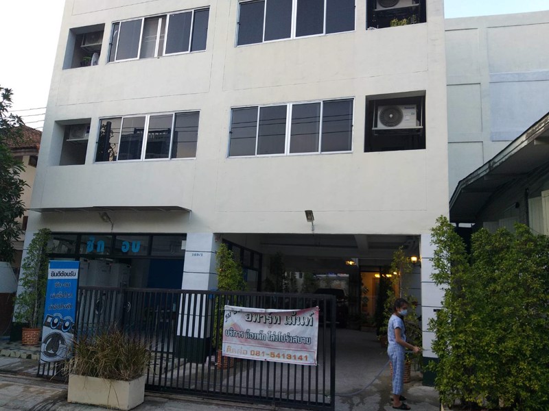 ขายอพาร์ทเม้นใหม่-76ตารางวา-26ล้าน-พหลโยธิน35แยก3ต้นซอยผู้เช่าเต็มส่วนใหญ่ผู้เช่าทำงานตึกscb