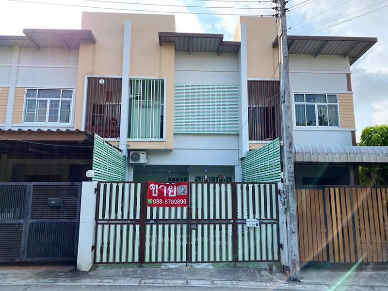 ขายบ้านทาวน์เฮ้าส์-2-ชั้น-เนื้อที่-29-ตรว-ใจกลางเมืองระยอง-เจ้าของขายเอง-