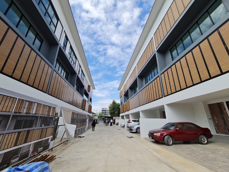 ขายทาวน์โฮมทำเลดี-area32-เอกมัย-รามอินทรา-ซอยสังคมสงเคราะห์6-ใกล้เซ้นทรัลอีสวิลล์-ใกล้ทางด่วน