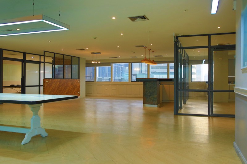 ขายออฟฟิศ-ออรกานต์-ขนาด-368-ตรม-163044-บาท-ต่อ-ตรม-bts-ชิดลม-ห้องตกแต่งด้วยวัสดุอย่างดี