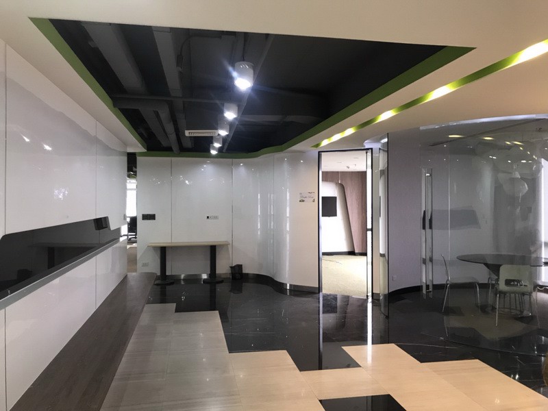 ให้เช่าสำนักงาน-ขนาด-636-ตรม-ราคา-470-บาท-ตกแต่งเรียบร้อย-พร้อมโต๊ะเก้าอี้