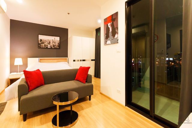 ให้เช่าคอนโด-เดอะเบส-พระราม-9-รามคำแหง-วิวสระว่ายน้ำ-ห้องสวยพร้อมเข้าอยู่-ชั้น-18