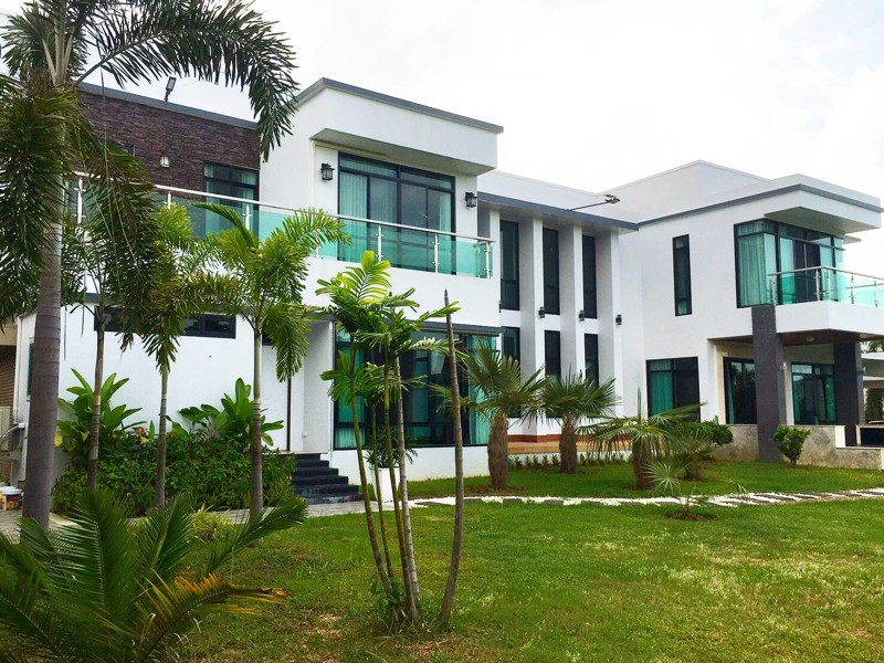 ขายบ้านสวยในตัวเมืองพิษณุโลกบนพื้นที่ทั้งหมด-4-ไร่-house-and-land-for-sale-in-phitsanulok-city