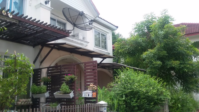 ทาวน์เฮ้าส์มุม2ชั้น40ตรว3น2น้ำ-นิรันดร์วิลล์-เฉลิมพระเกียรติ22แยก5-ซวัดตะกล่ำ-