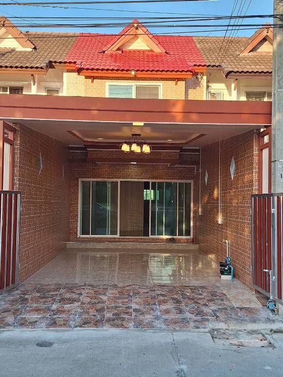 ขายบ้านทาวน์เฮ้าส์-รีโนเวทใหม่-หมู่บ้านบุราพันธ์-หนองจอก