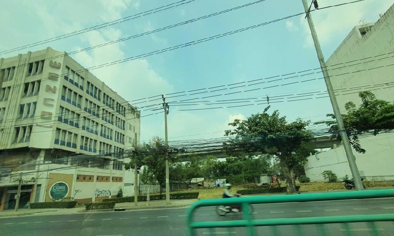 ให้เช่าที่ดินติดถนนเพชรบุรีตัดใหม่-เนื้อที่-405-ตารางวา-สามารถเช่าระยะยาวได้-ใกล้rca-ใกล้พร้อมพงศ์