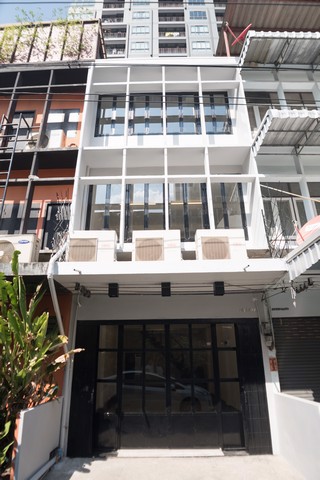 ให้เช่าอาคารพาณิชย์-3-ชั้น-ใกล้btsสะพานควาย-เหมาะทำโฮลเทลและออฟฟิศ