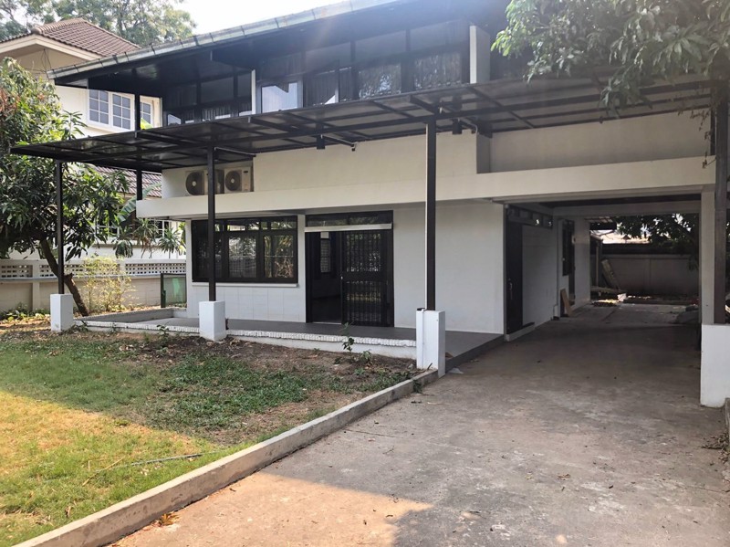 ให้เช่าบ้านเดี่ยว2ชั้นหมู่บ้านเสรี1ซอย7ใกล้มหาลัยรามคำแหงใกล้the-nine