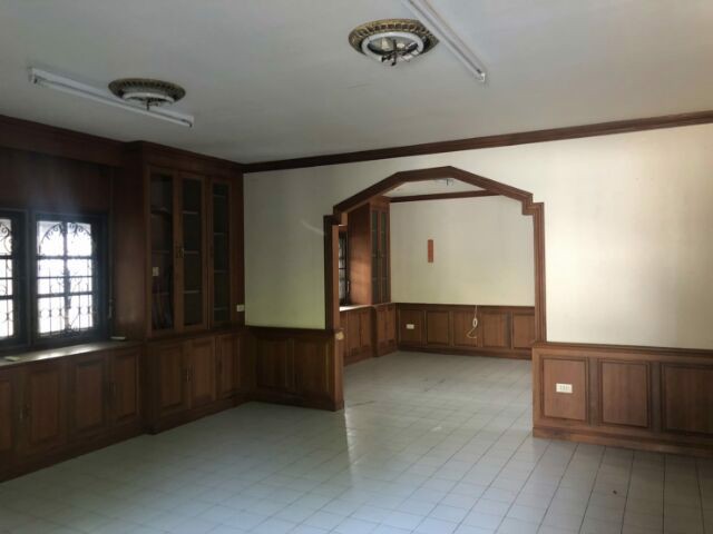 ให้เช่าบ้านเดี่ยว-2-ชั้น-เนื้อที่-150-ตารางวา-ซอยวิภาวดี-16-ใกล้-mrt-รัชดาภิเษก-เหมาะทำโฮมออฟฟิศและพ