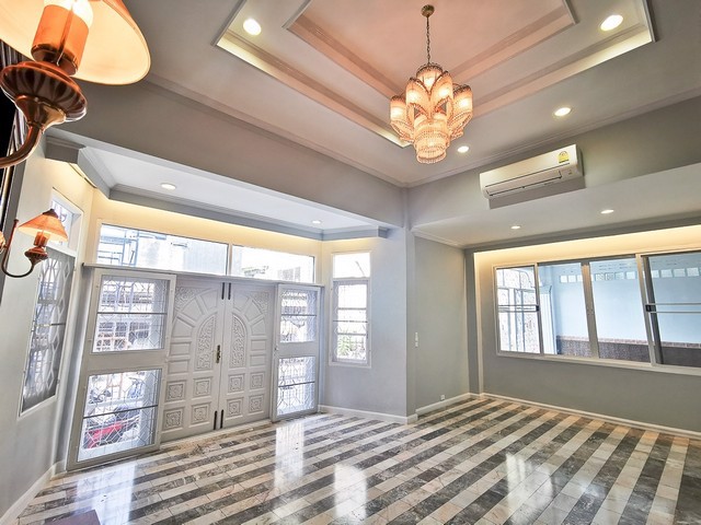 ให้เช่าทาวน์โฮม-3-ชั้น-หลังมุม-ย่านสาธุประดิษฐ์-ใกล้-central-พระราม3