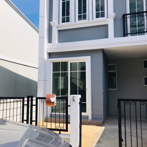 oh100-ให้เช่าทาวโฮม-2-ชั้น-หมู่บ้านโกลเด้น-ทาวน์-3-บางนา-สวนหลวง-บ้านหลังมุม