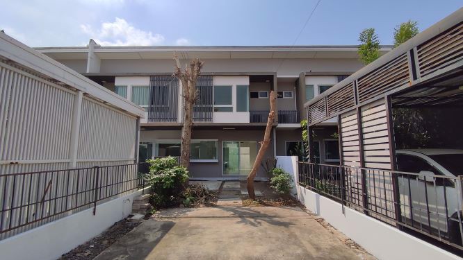 ขายทาวน์เฮ้าส์-อินดี้-รังสิต-คลอง3-indy-โดย-แลนด์-แอนด์-เฮ้าส์