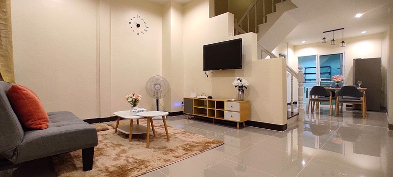 ขายทาวน์เฮ้าส์รีโนเวทใหม่-ขายถูก-บ้านสมาร์ทโฮม-เฟอร์ฯครบ-แต่งสวย-พร้อมอยู่-เจ้าของขายเอง-ฟรีโอน