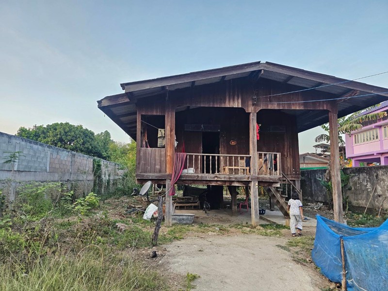 ขายที่ดินพร้อมสิ่งปลูกสร้าง-ติดโรงเรียนบ้านค้างภิบาลพระธาตุผาแดง-อำเภอแม่สอด