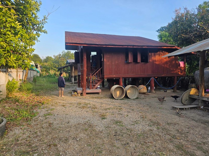 ขายที่ดินพร้อมสิ่งปลูกสร้างติดถนน-2ด้านแปลงมุม-แม่ตาว-อำเภอแม่สอด