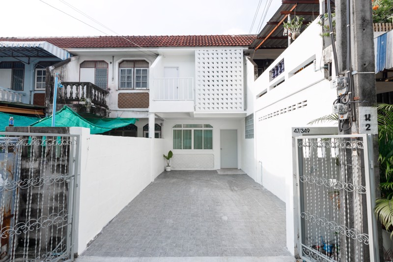 บ้านทาวน์โฮม-รีโนเวท-ใหม่-2-ห้องนอน-2-ห้องน้ำ