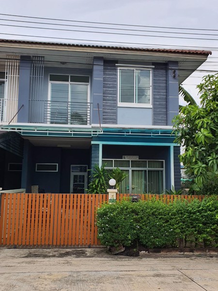 ขายทาวน์โฮม-2-ชั้น-หลังมุม-มีพื้นที่ด้านข้าง-ถนนเส้นหลักภายในโครงการ-เข้ามา-400-เมตร-จากป้อมยาม