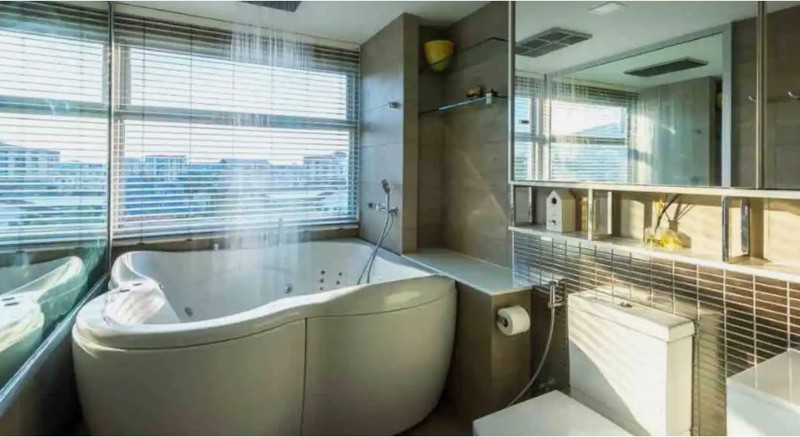 For Sale Spacious 98 sqm Luxury Two bedroom Corner Unit with Jacuzzi, off Nimman ขายห้องใหญ่มุม 2นอน