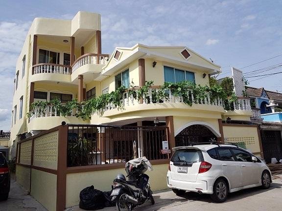 ขาย-และให้เช่าบ้าน-หมู่บ้านอยู่เจริญ-ถนนลาดพร้าว-โชคชัย-4-พิเศษหลังมุม-เหมาะสำหรับพักอาศัย