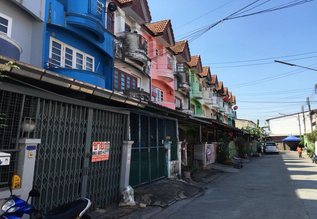 ขายทาวน์เฮ้าส์-หมู่บ้านพงษ์ศิริชัย-1-ติดถนนเพชรเกษม-อำเภอกระทุ่มแบน-สมุทรสาคร