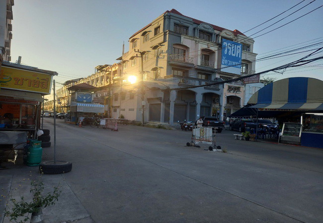 ขายอาคารพาณิชย์-หมู่บ้านรุ่งกิจวิลล่า-9-ซอยร่มเกล้า-58-เขตลาดกระบัง-กรุงเทพมหานคร