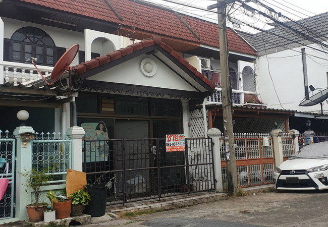 ขายทาวน์เฮ้าส์-หมู่บ้านธารทองนิเวศน์-ติดถนนพหลโยธิน-เขตบางเขน-กรุงเทพมหานคร