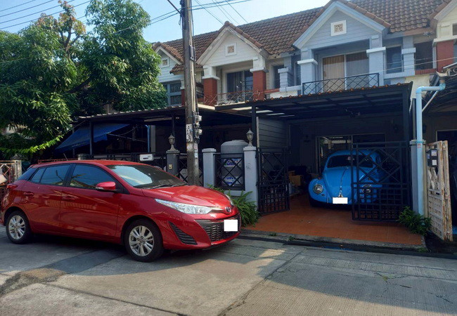 ขายทาวน์เฮ้าส์-หมู่บ้านพูนสินไพรเวซี-ซอยเคหะร่มเกล้า-39-ลาดกระบัง-กรุงเทพมหานคร