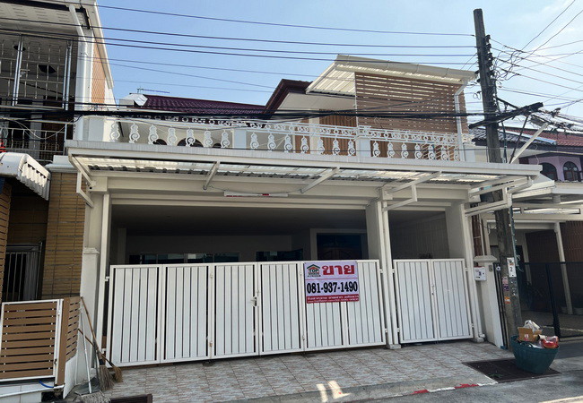 ขายทาวน์เฮ้าส์-หมู่บ้านเสนาวิลล่า-84-ซอยแฮปปี้แลนด์-เขตบางกะปิ-กรุงเทพมหานคร