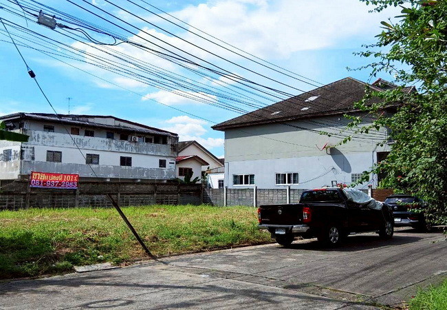 ขายที่ดิน-แฮปปี้แลนด์-หมู่บ้านเฟื่องฟ้า-ถนนนวมินทร์-เขตบางกะปิ-กรุงเทพมหานคร