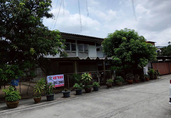 ขายบ้านเดี่ยว-ซอยศรีบูรพา-9-ถนนนวมินทร์-บางกะปิ-กรุงเทพมหานคร-เนื้อที่-50-ตรว-2-ชั้น-2-นอน-1-น้ำ