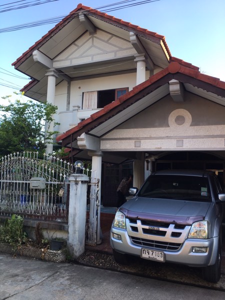 ขายด่วนบ้านเดี่ยว-2-ชั้น-หมู่บ้านพงศผกา-2