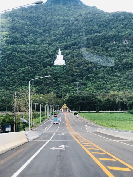 ขายที่ดินเขาใหญ่-หน้าติดถนนหลังติดเขา