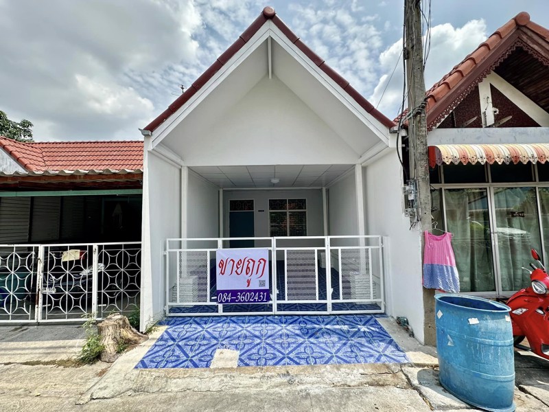 ขายด่วน ขายถูกสุดในโครงการ รีโนเวทใหม่ทั้งหลัง หมู่บ้านอยู่เจริญ